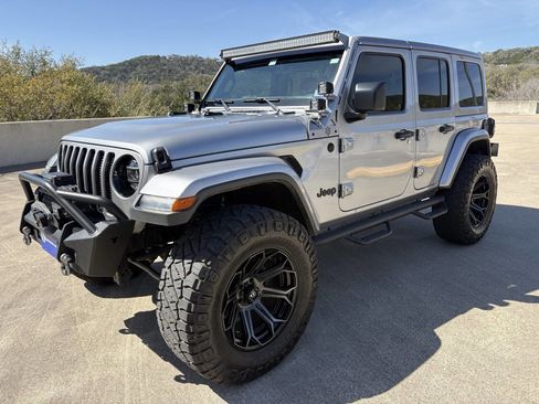 Used 2021 Jeep Wrangler Unlimited Sahara image 10