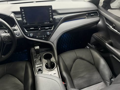 Used 2021 Toyota Camry XSE image 17