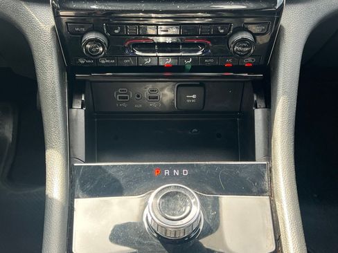 Used 2023 Jeep Grand Cherokee Altitude AWD/4WD image 33
