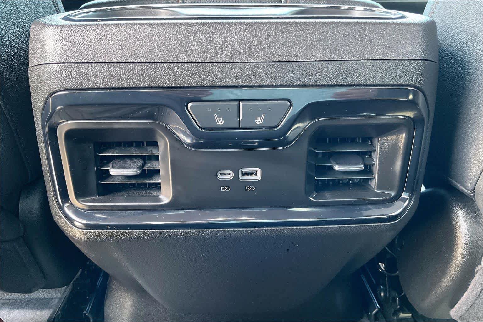 Used 2025 GMC Sierra 3500 AT4 w/ AT4 Premium Plus Package AWD/4WD image 32