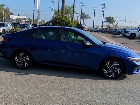 Used 2025 Hyundai Elantra Sport image 9