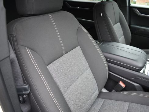 Used 2025 GMC Acadia Elevation AWD/4WD image 21