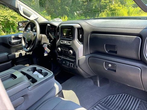 Used 2019 Chevrolet Silverado 1500 Custom Trail Boss w/ Custom Convenience Package AWD/4WD image 14