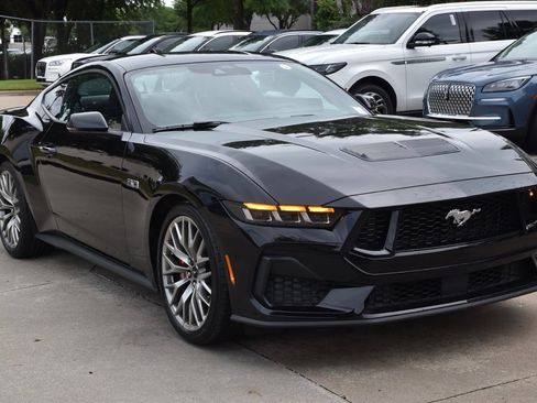 Used 2025 Ford Mustang GT Premium RWD image 2