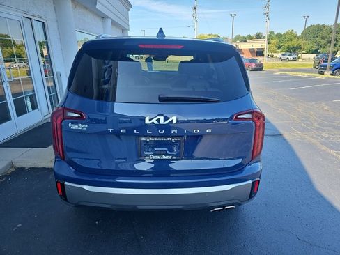 Used 2025 Kia Telluride S FWD image 5