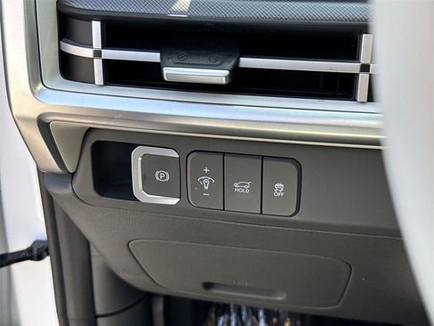 Used 2025 Hyundai Santa Fe SEL image 17