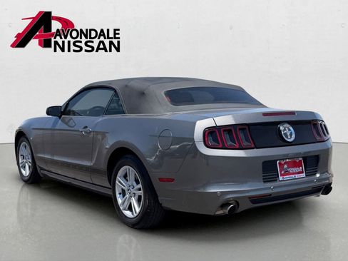 Used 2013 Ford Mustang Convertible RWD image 4