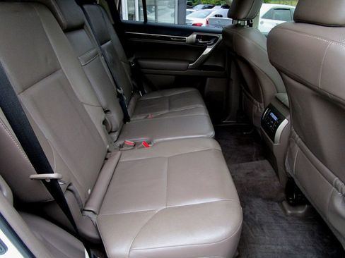 Used 2018 Lexus GX 460 Premium w/ Premium Package AWD/4WD image 18