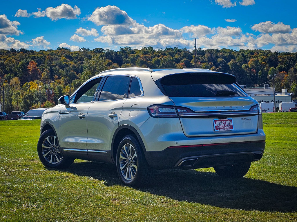 Used 2019 Lincoln Nautilus Select AWD/4WD image 6