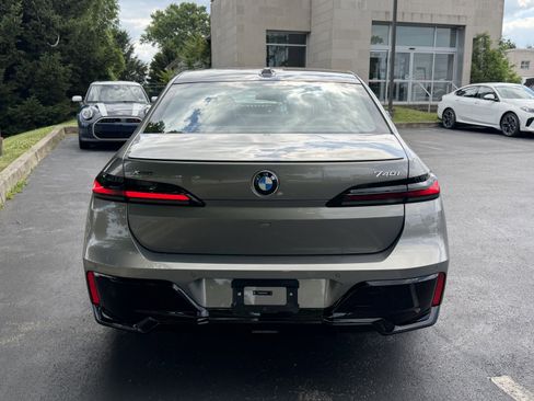 New 2026 BMW 740i xDrive w/ Premium Package AWD/4WD image 5
