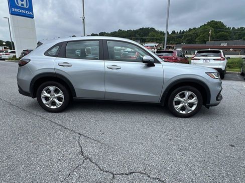Certified 2025 Honda HR-V LX image 3