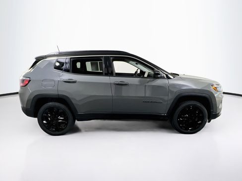 Used 2022 Jeep Compass Limited AWD/4WD image 4