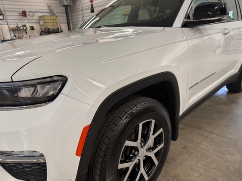 Certified 2025 Jeep Grand Cherokee Limited w/ Luxury Tech Group II image 49