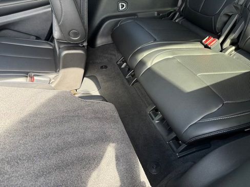 New 2025 Jeep Grand Cherokee L Limited w/ Luxury Tech Group II image 25
