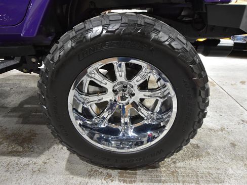 Used 2017 Jeep Wrangler Unlimited Rubicon w/ Cold Weather Group image 55