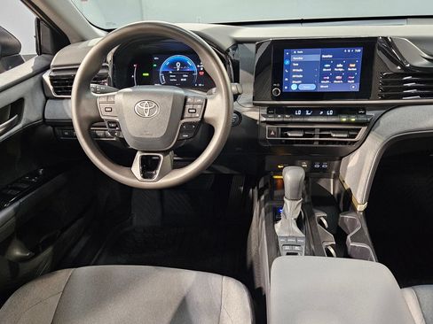 Used 2025 Toyota Camry LE FWD image 9