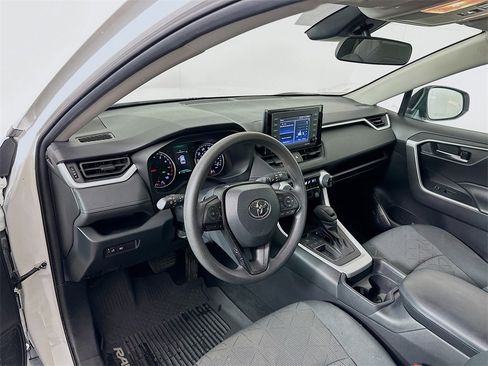 Used 2020 Toyota RAV4 XLE image 9