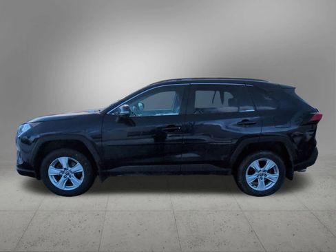 Used 2021 Toyota RAV4 XLE image 3