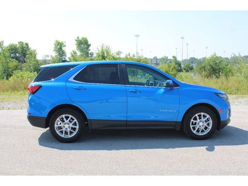 Used 2024 Chevrolet Equinox LT w/ LPO, Floor Liner Package image 5