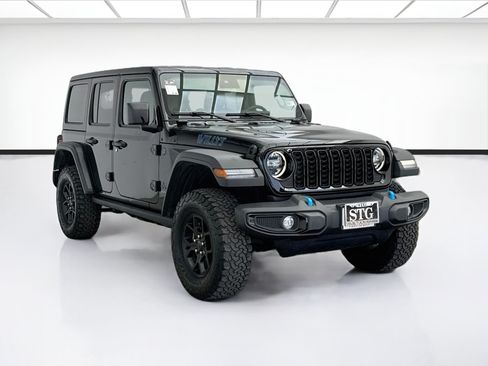 Used 2024 Jeep Wrangler Unlimited AWD/4WD image 3