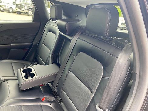Certified 2025 Ford Escape Platinum AWD/4WD image 35