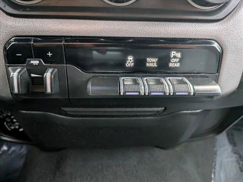 Used 2022 RAM 2500 Big Horn w/ Level 1 Equipment Group image 16