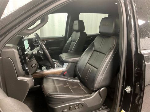 Used 2023 Chevrolet Silverado 1500 High Country w/ Technology Package image 10