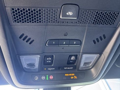 Used 2023 Cadillac XT6 Premium Luxury w/ Technology Package image 34