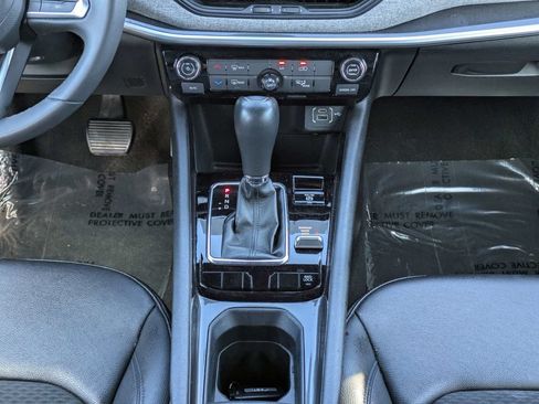 Used 2024 Jeep Compass Latitude AWD/4WD image 19