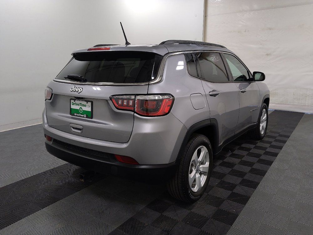 Used 2018 Jeep Compass Latitude w/ Cold Weather Group AWD/4WD image 9