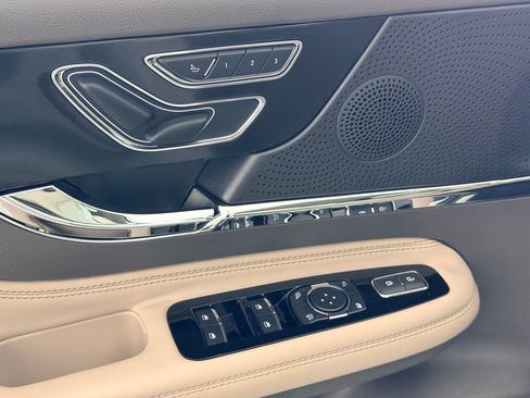 Used 2023 Lincoln Corsair FWD image 10