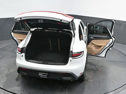 Certified 2022 Porsche Macan image 48