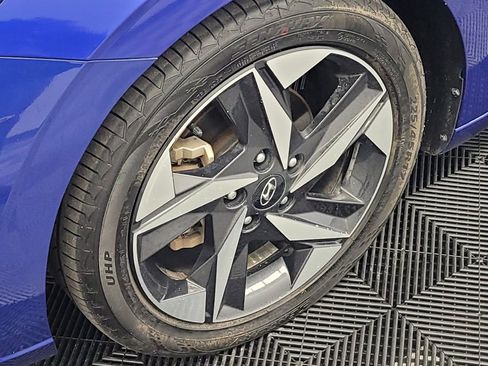 Used 2023 Hyundai Elantra Limited FWD image 31