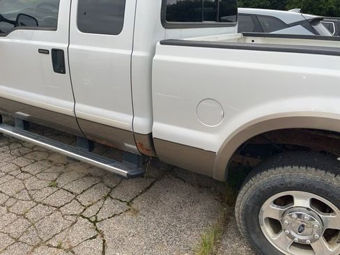 Used 2005 Ford F250 XL image 4