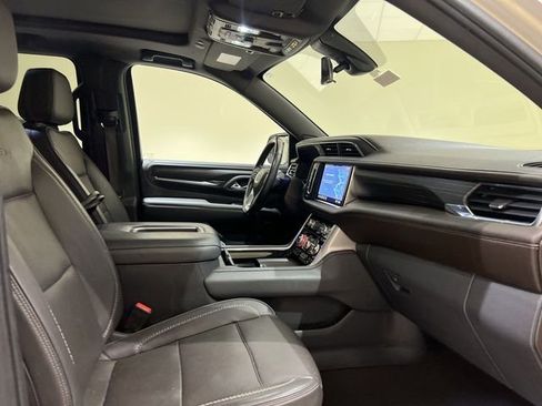 Used 2021 GMC Yukon XL Denali w/ Denali Premium Package RWD image 28