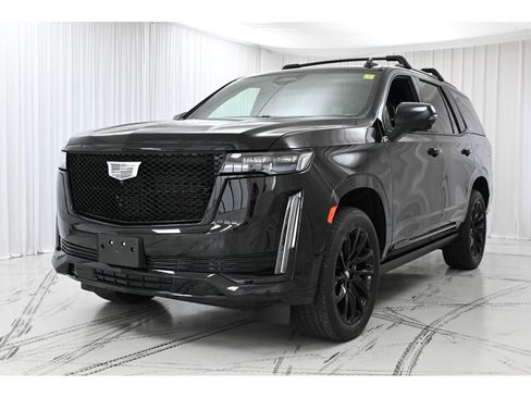 Certified 2024 Cadillac Escalade Sport w/ LPO, ONYX Package AWD/4WD image 4