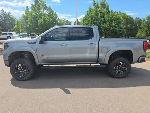 Used 2024 GMC Sierra 1500 AT4 w/ Technology Package AWD/4WD image 4