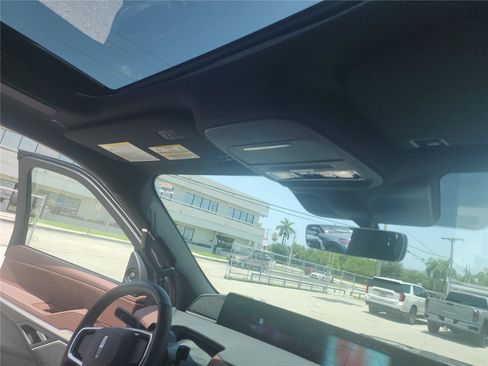 New 2026 Lincoln Navigator Reserve AWD/4WD image 33