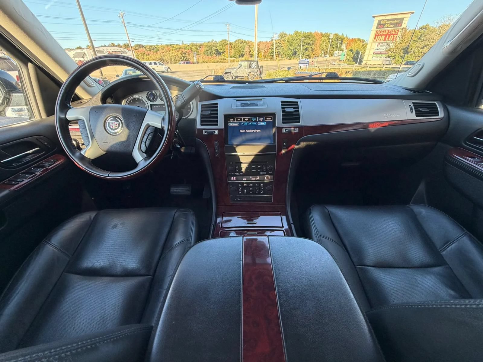 Used 2011 Cadillac Escalade EXT Luxury AWD/4WD image 18