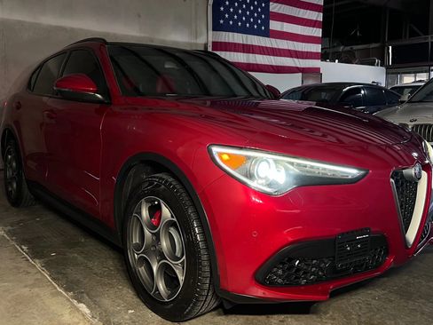 Used 2018 Alfa Romeo Stelvio Ti Sport image 5