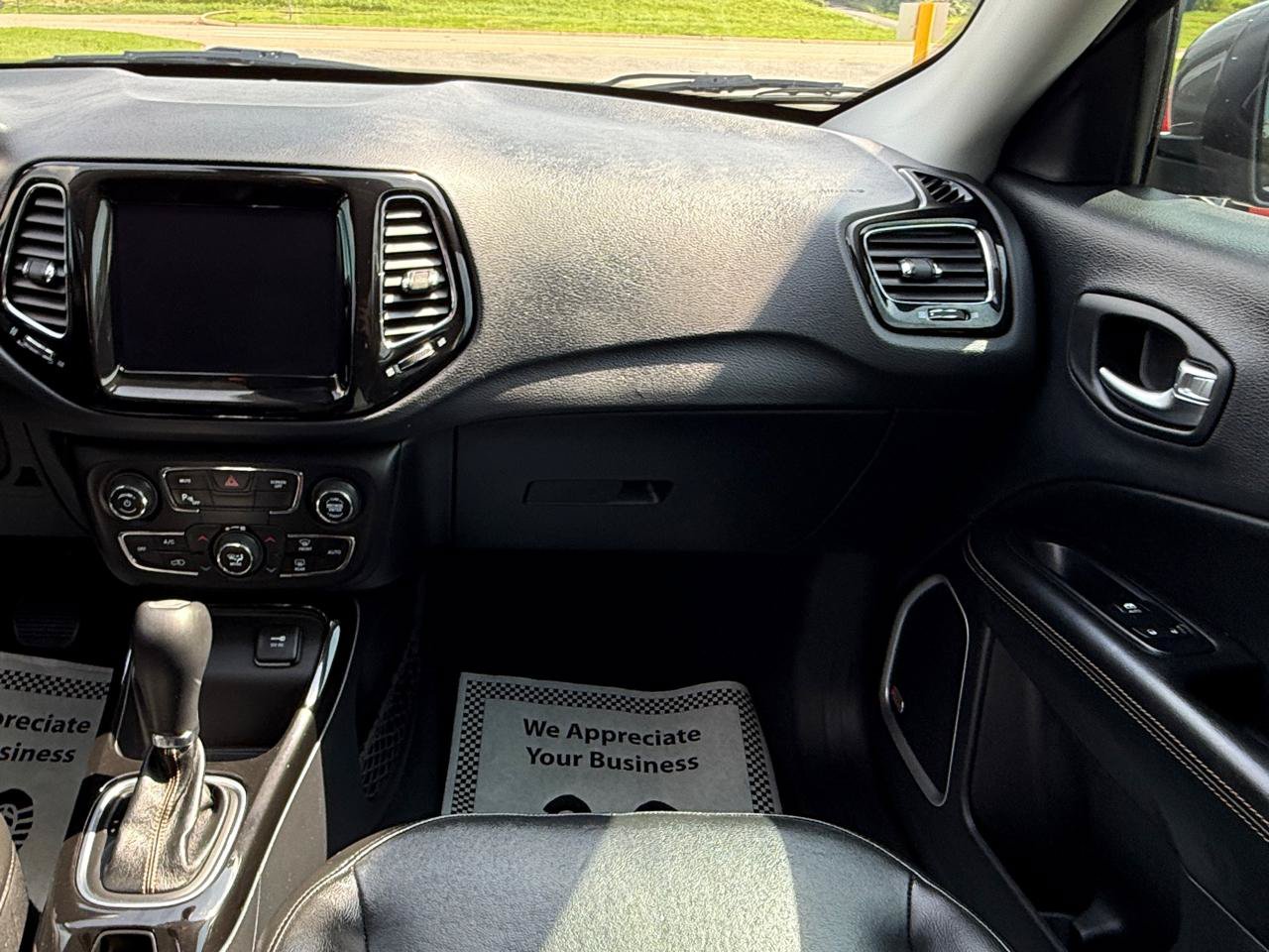 Used 2018 Jeep Compass Limited w/ Navigation Group FWD image 18