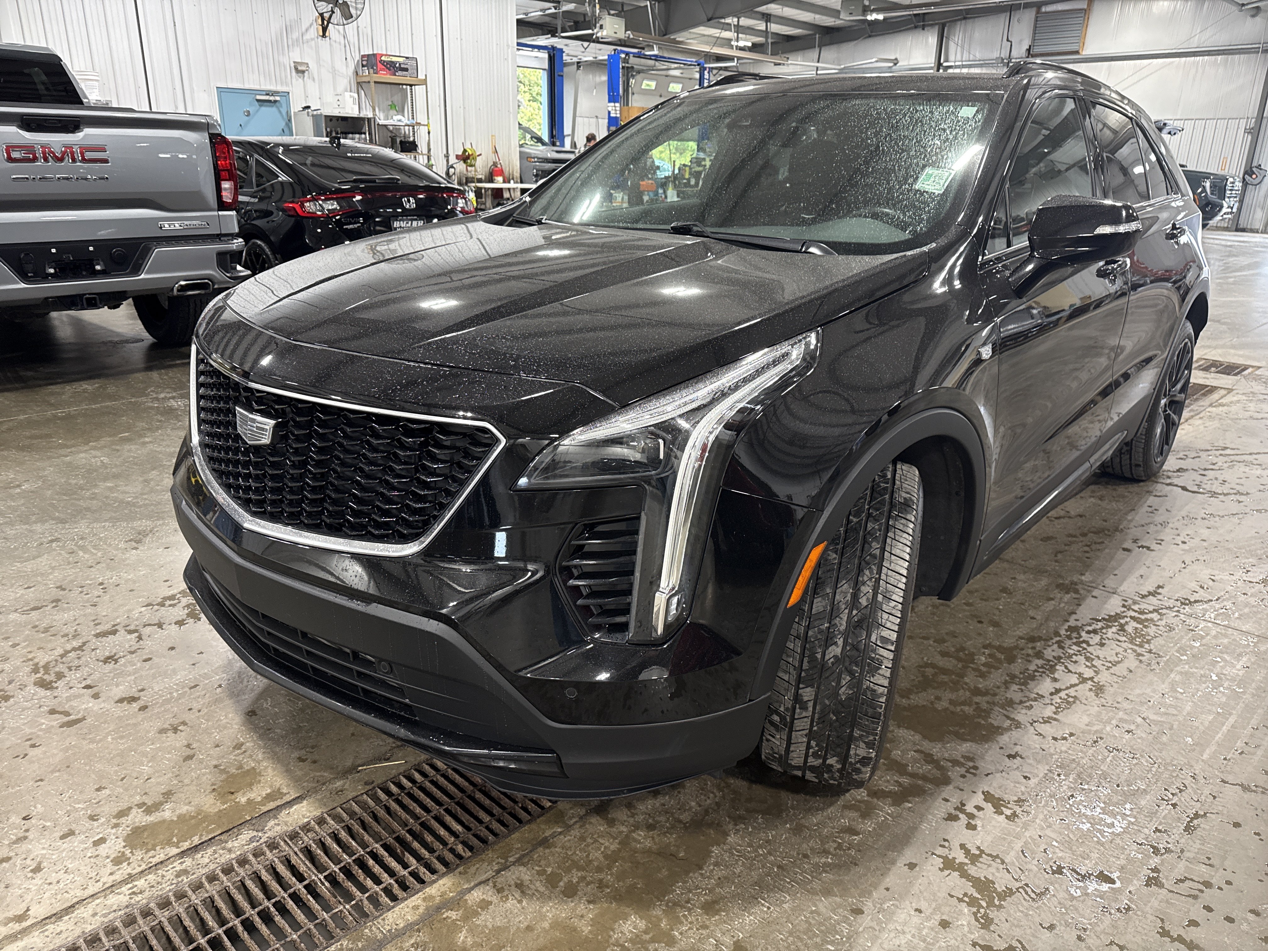 Used 2023 Cadillac XT4 Sport AWD/4WD image 6