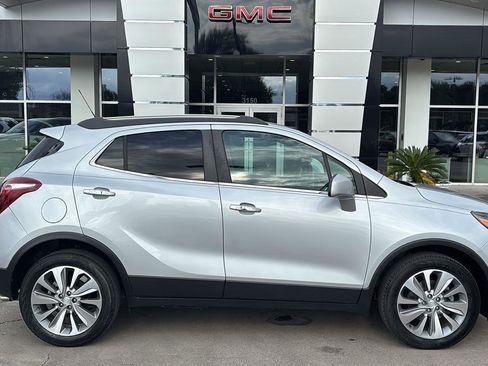 Used 2020 Buick Encore Preferred w/ Safety Package image 8