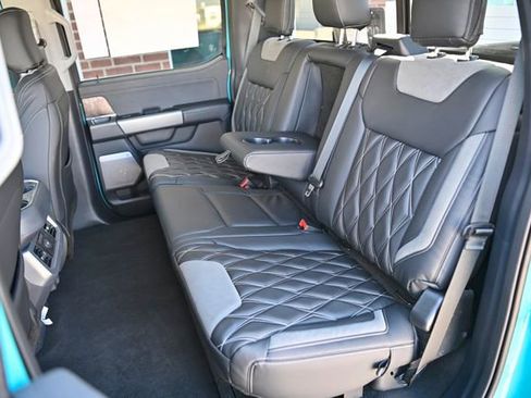 New 2026 Ford F250 Lariat w/ Black Appearance Package AWD/4WD image 59