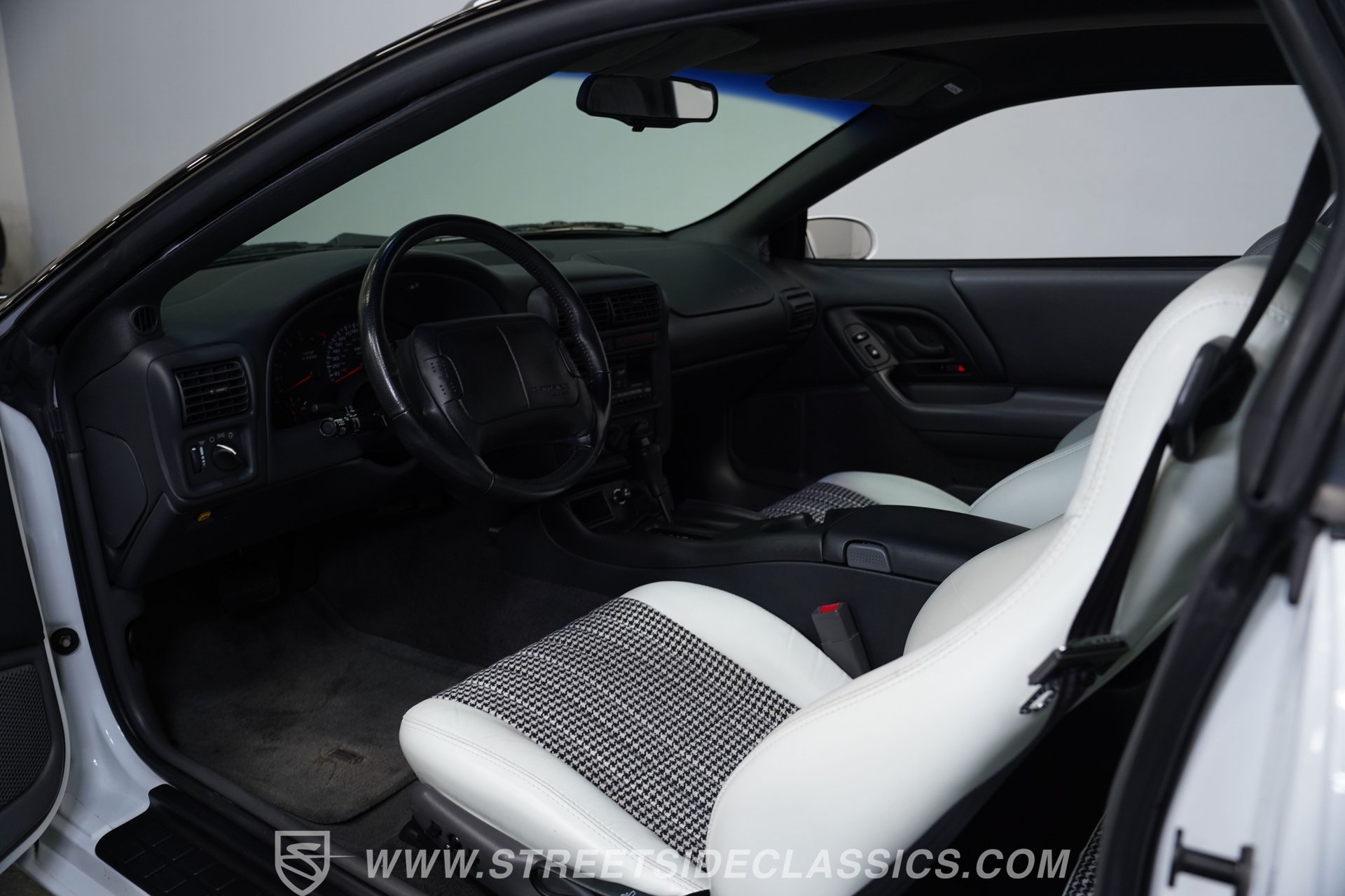 Used 1997 Chevrolet Camaro Z28 w/ Preferred Equipment Group 2 RWD image 4