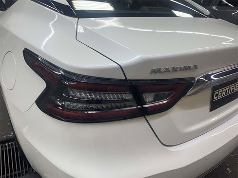 Used 2023 Nissan Maxima SV w/ Floor Mat Group image 12