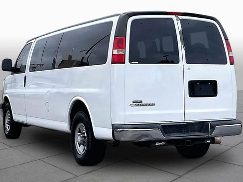 Used 2007 Chevrolet Express 3500 Extended Passenger w/ LT Preferred Equipment Group RWD image 10