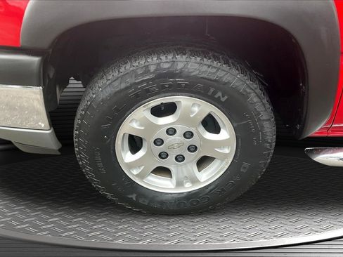 Used 2005 Chevrolet Avalanche Z71 w/ Sun And Sound Package AWD/4WD image 34