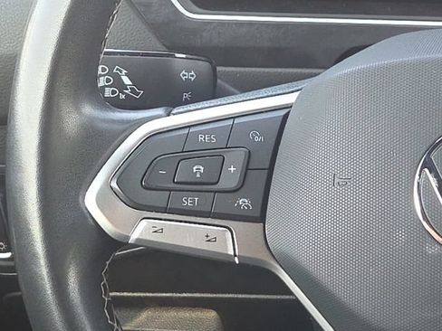 Used 2022 Volkswagen Tiguan SE AWD/4WD image 39