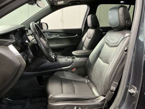 Used 2022 Cadillac XT6 Premium Luxury image 14